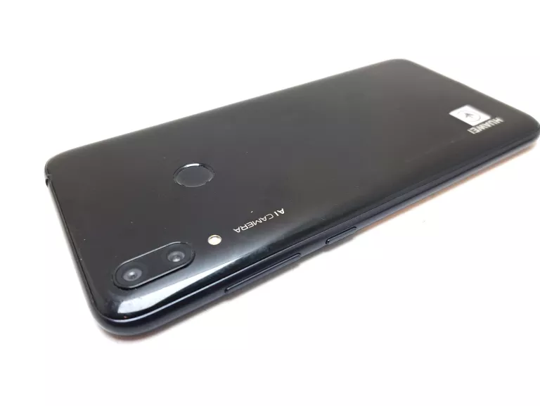 SMARTFON HUAWEI Y7 2019 3 GB / 32 GB 4G (LTE)