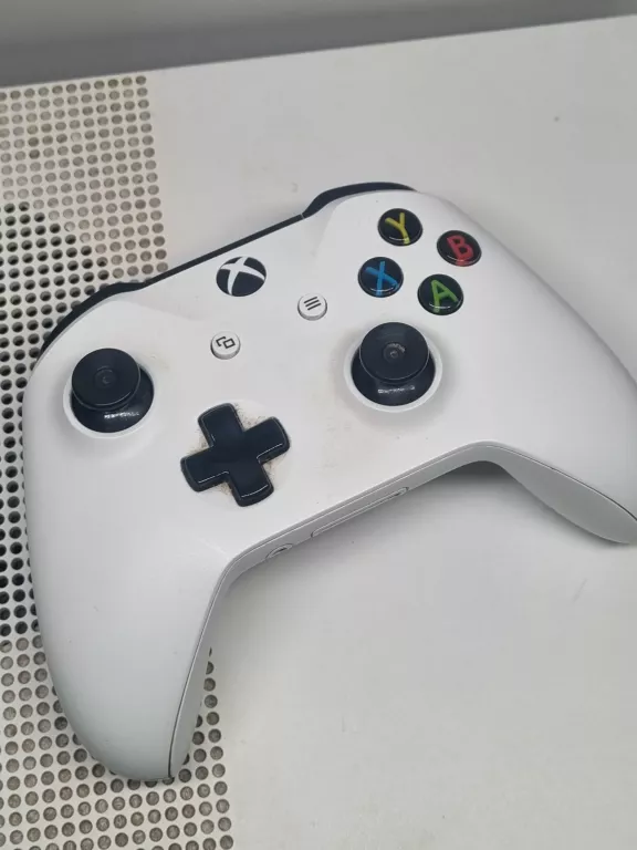 KONSOLA XBOX ONE S + KABEL ZASILAJĄCY + PAD