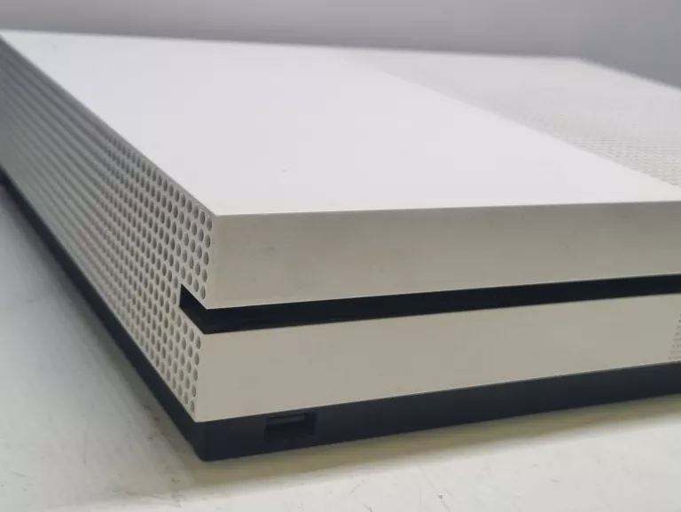 KONSOLA XBOX ONE S + KABEL ZASILAJĄCY + PAD