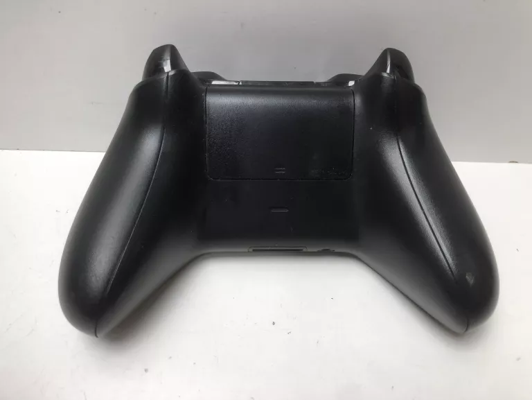 PAD XBOX ONE MODEL 1697 CZARNY