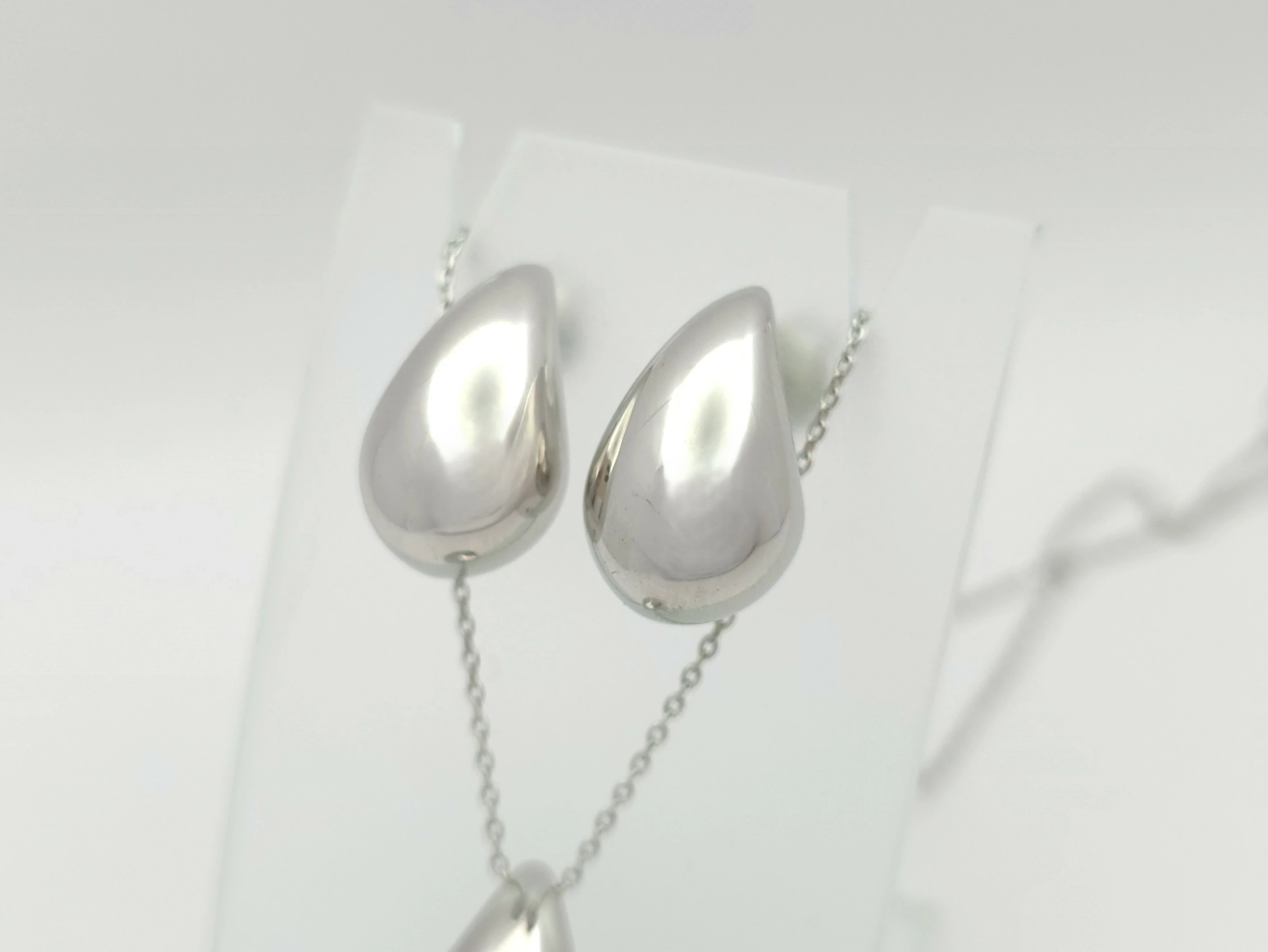 komplet-naszyjnik-kolczyki-lezki-krople-srebro-925-zawartosc-kompletu-129109-1