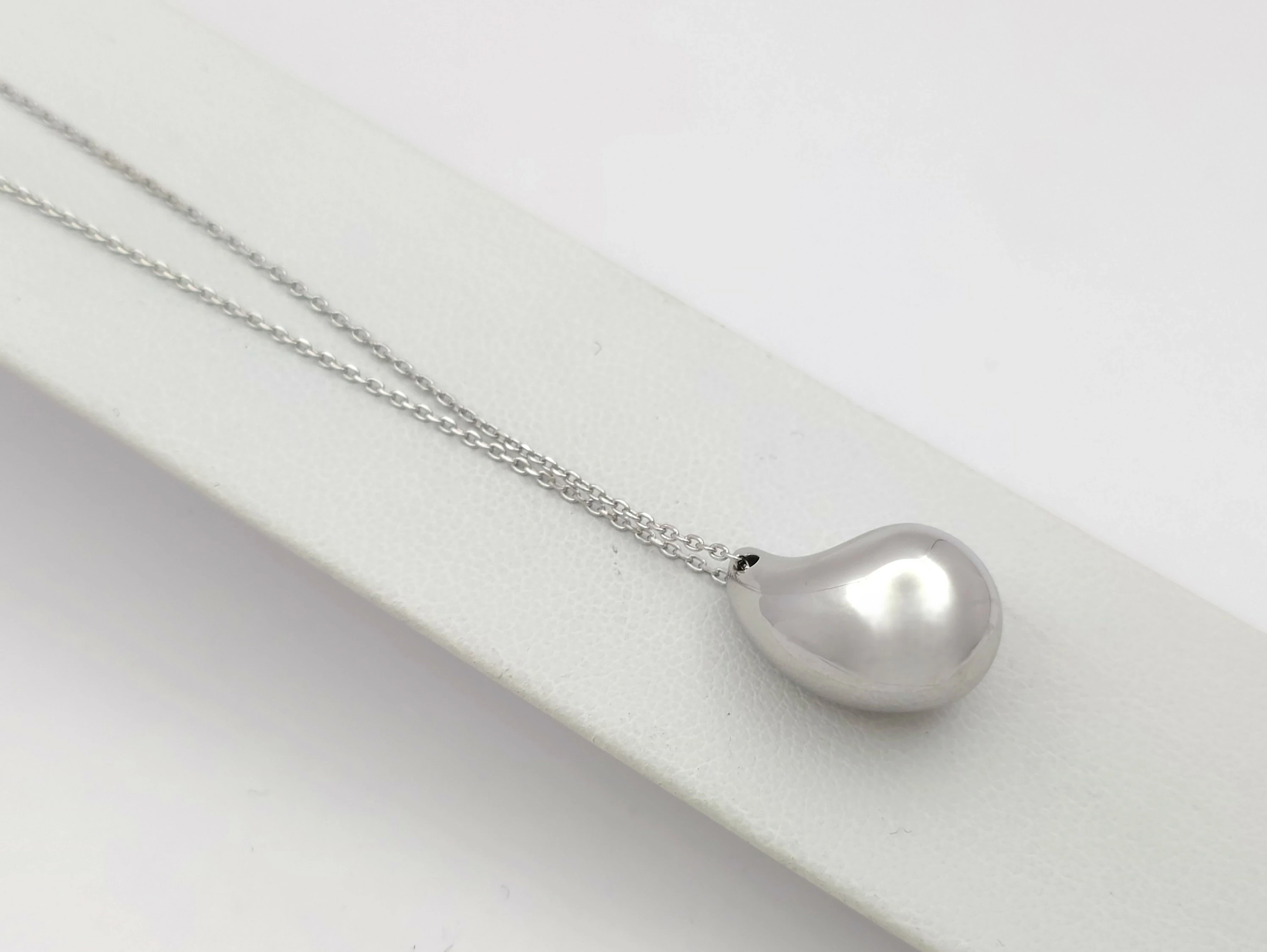 komplet-naszyjnik-kolczyki-lezki-krople-srebro-925-motyw-129129-1766749