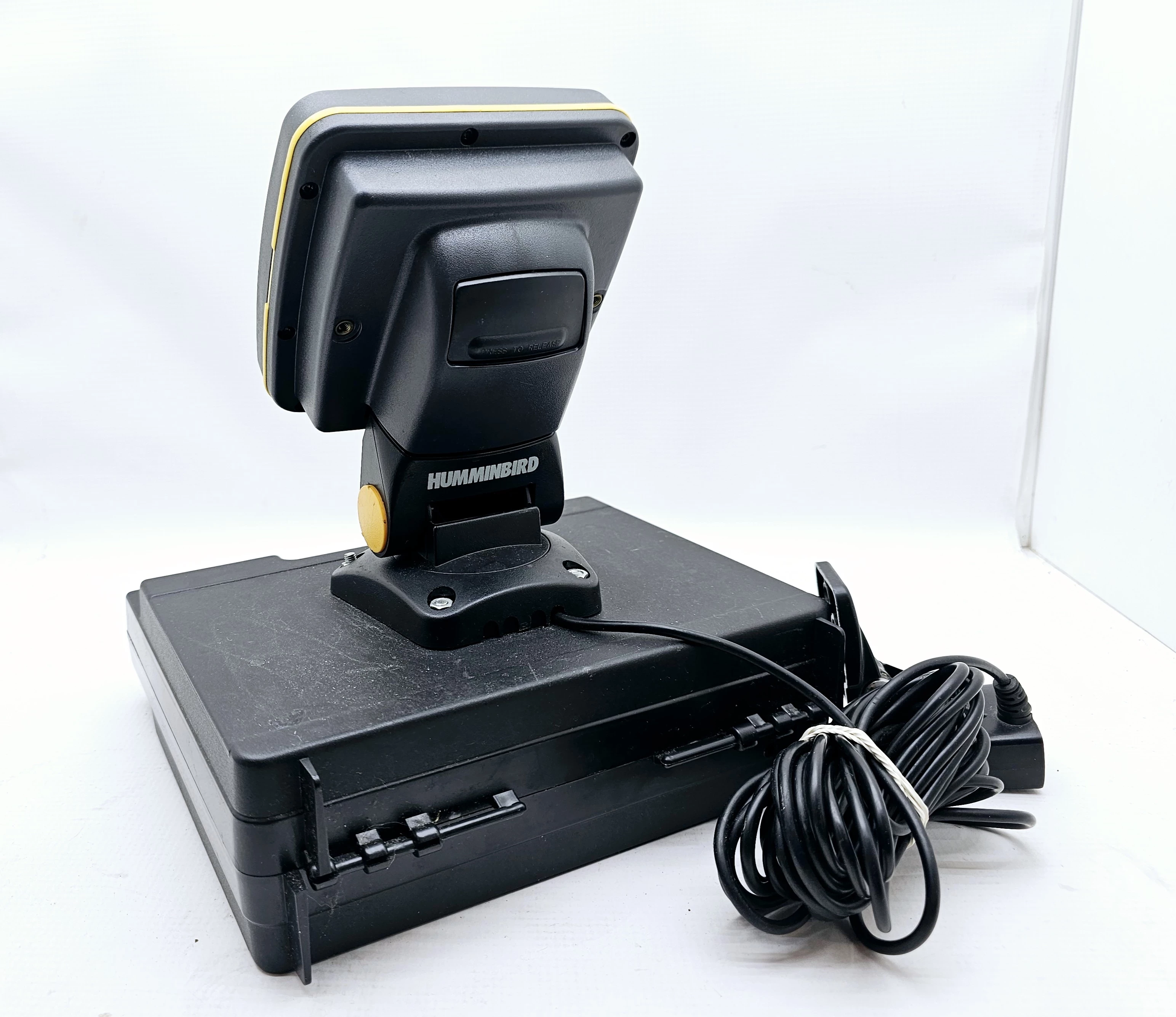 echo-sonda-humminbird-141c-fishfinder-ladowarka-przedluzka-product-id-94810b4d-9656-4892-bb15-ca5e6e36747a