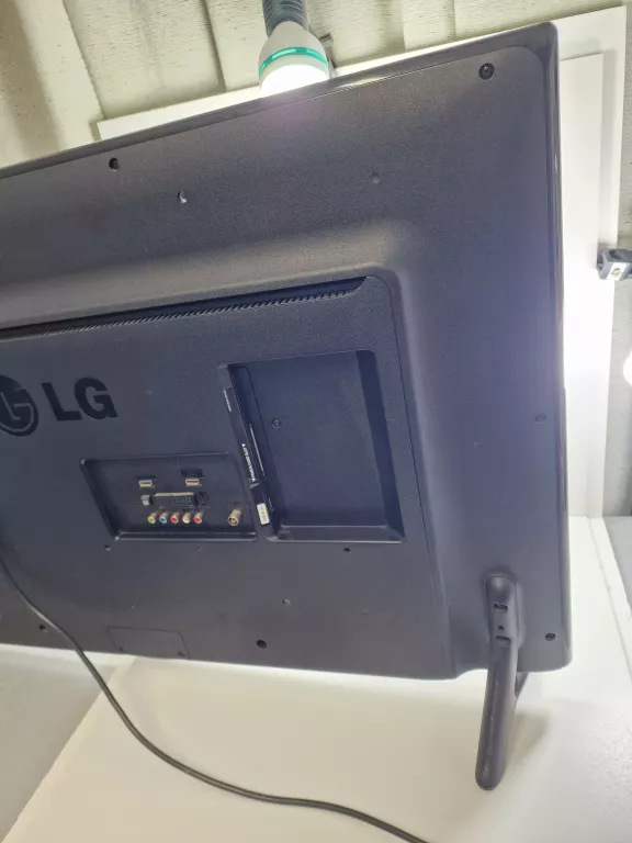 TELEWIZOR LG 42LB5500 Z PILOTEM