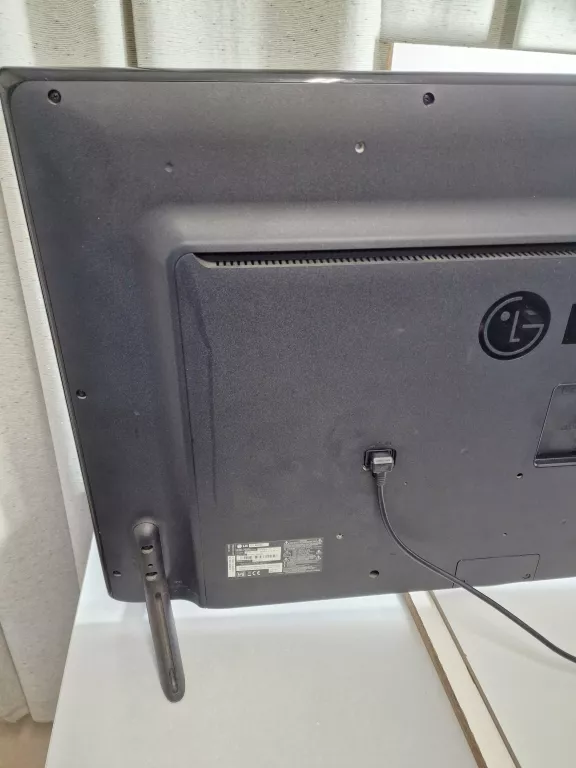 TELEWIZOR LG 42LB5500 Z PILOTEM