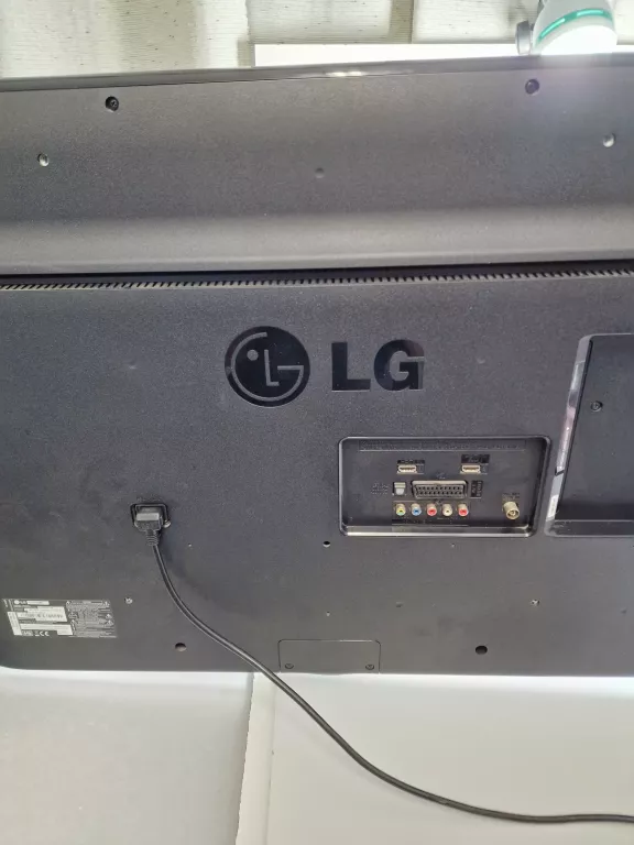TELEWIZOR LG 42LB5500 Z PILOTEM