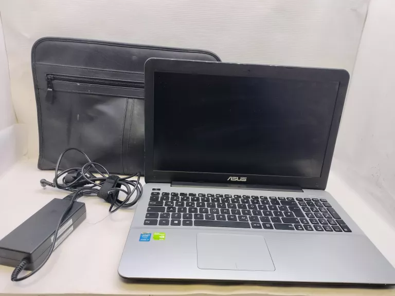 LAPTOP  ASUS F550L