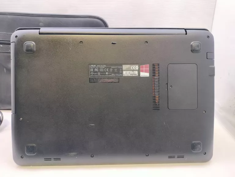 LAPTOP  ASUS F550L