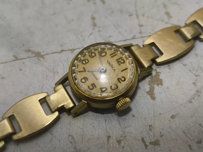 ZEGAREK DAMSKI CZAJKA POZŁACANY 17 JEWELS