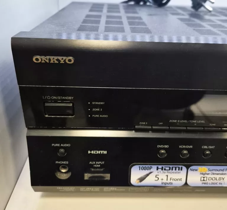 AMPLITUNER ONKYO TX-SR607