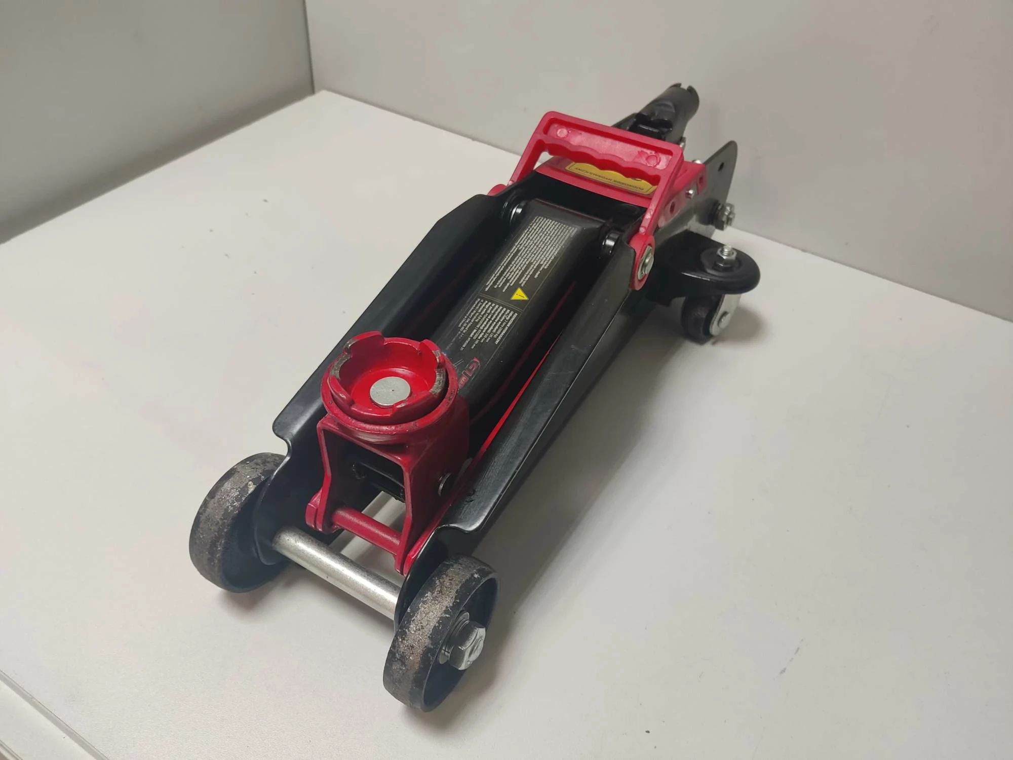 podnosnik-hydrauliczny-gt-max-2t-ean-gtin-3614912222596