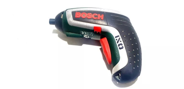 WKRĘTARKA BOSCH IXO 2 ZE STACJĄ DOKUJĄCĄ +3 BITY
