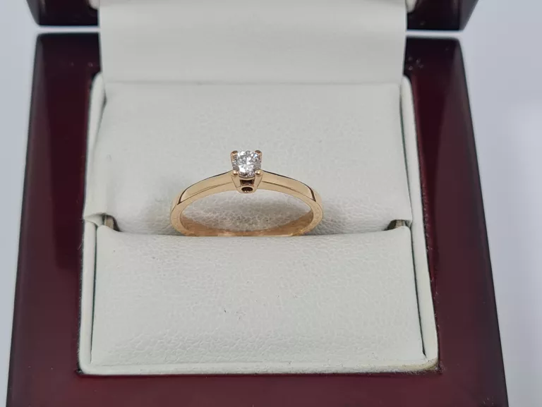 ZŁOTY PIERŚCIONEK Z BRYLANTEM 0,14CT (585,2,03G,11R)