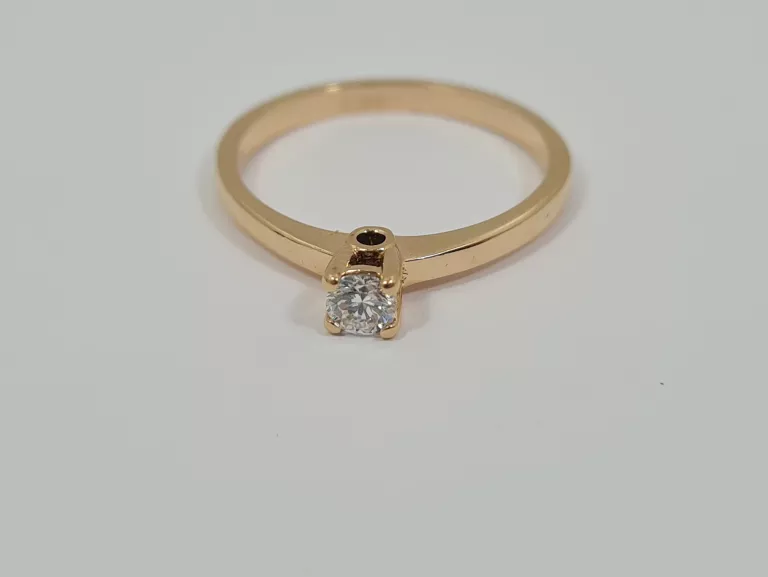 ZŁOTY PIERŚCIONEK Z BRYLANTEM 0,14CT (585,2,03G,11R)