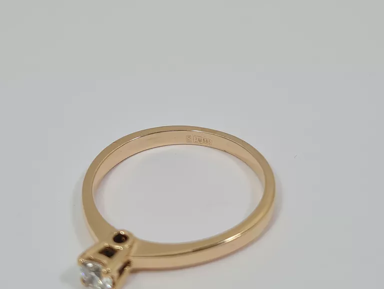 ZŁOTY PIERŚCIONEK Z BRYLANTEM 0,14CT (585,2,03G,11R)