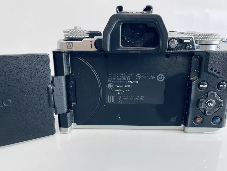 APARAT OLYMPUS OM-D E-M5 MARK II BODY I AKCESORIA