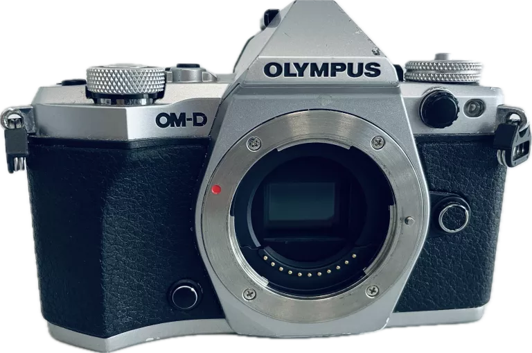 APARAT OLYMPUS OM-D E-M5 MARK II BODY I AKCESORIA