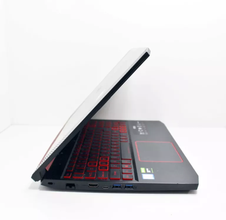 LAPTOP ACER NITRO 5 I5 8GB RAM GTX1650