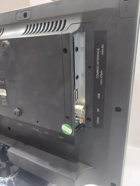 TELEWIZOR SAMOCHODOWY 19 CALI HD DVBT TIR 24V 230V