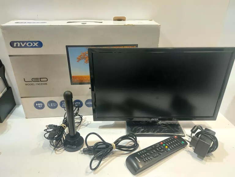 TELEWIZOR SAMOCHODOWY 19 CALI HD DVBT TIR 24V 230V