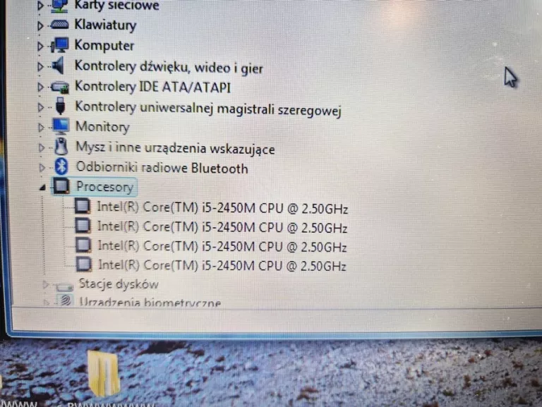 LAPTOP DELL VOSTRO + ZASILACZ (LUŹNY ZAWIAS)