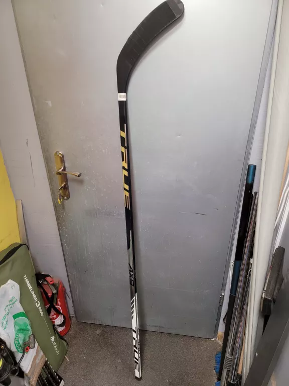 KIJ HOKEJOWY TRUE AX9 SR