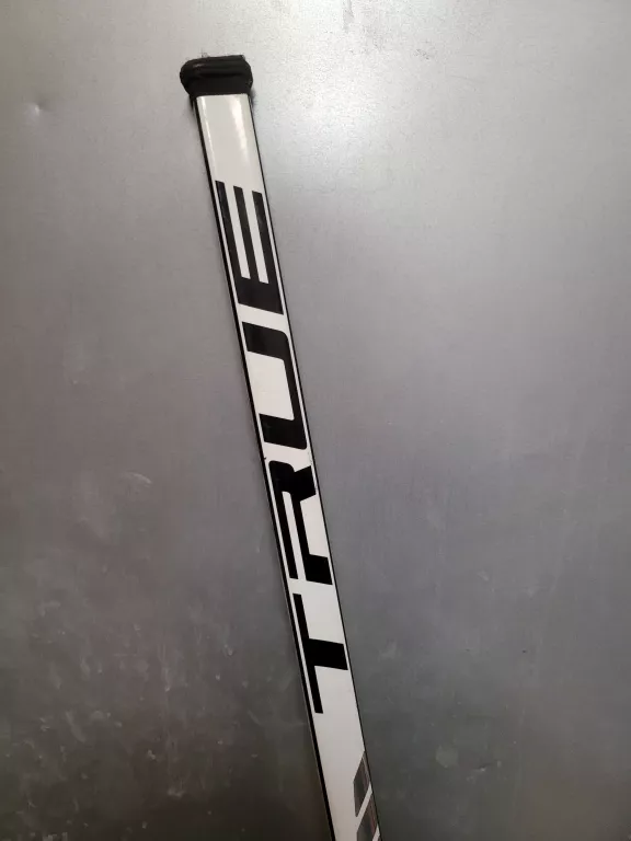 KIJ HOKEJOWY TRUE AX9 SR