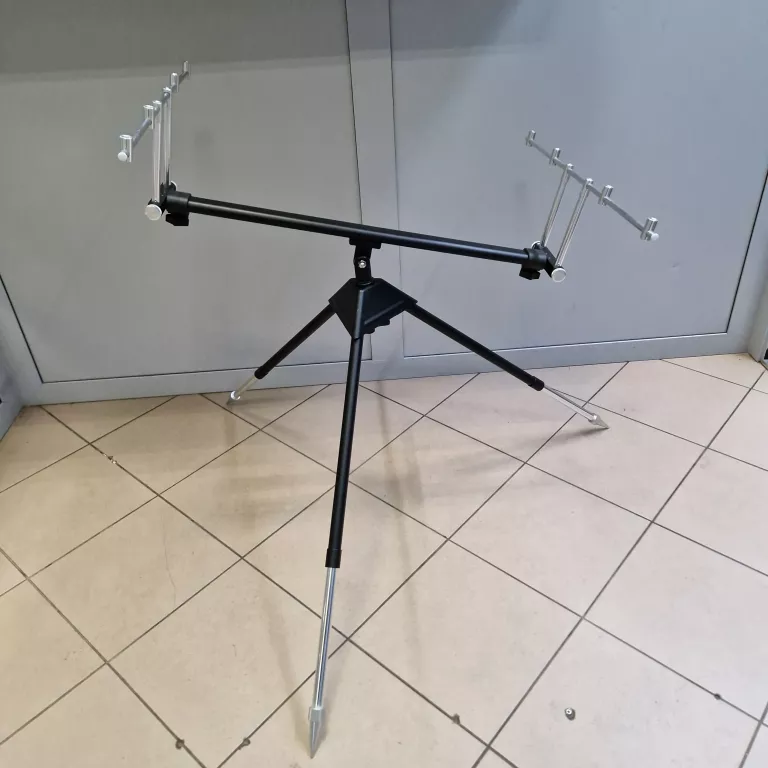 STANOWISKO KARPIOWE STOJAK WĘDKARSKI ROD POD NA 4 WĘDKI RUMPOL + TORBA