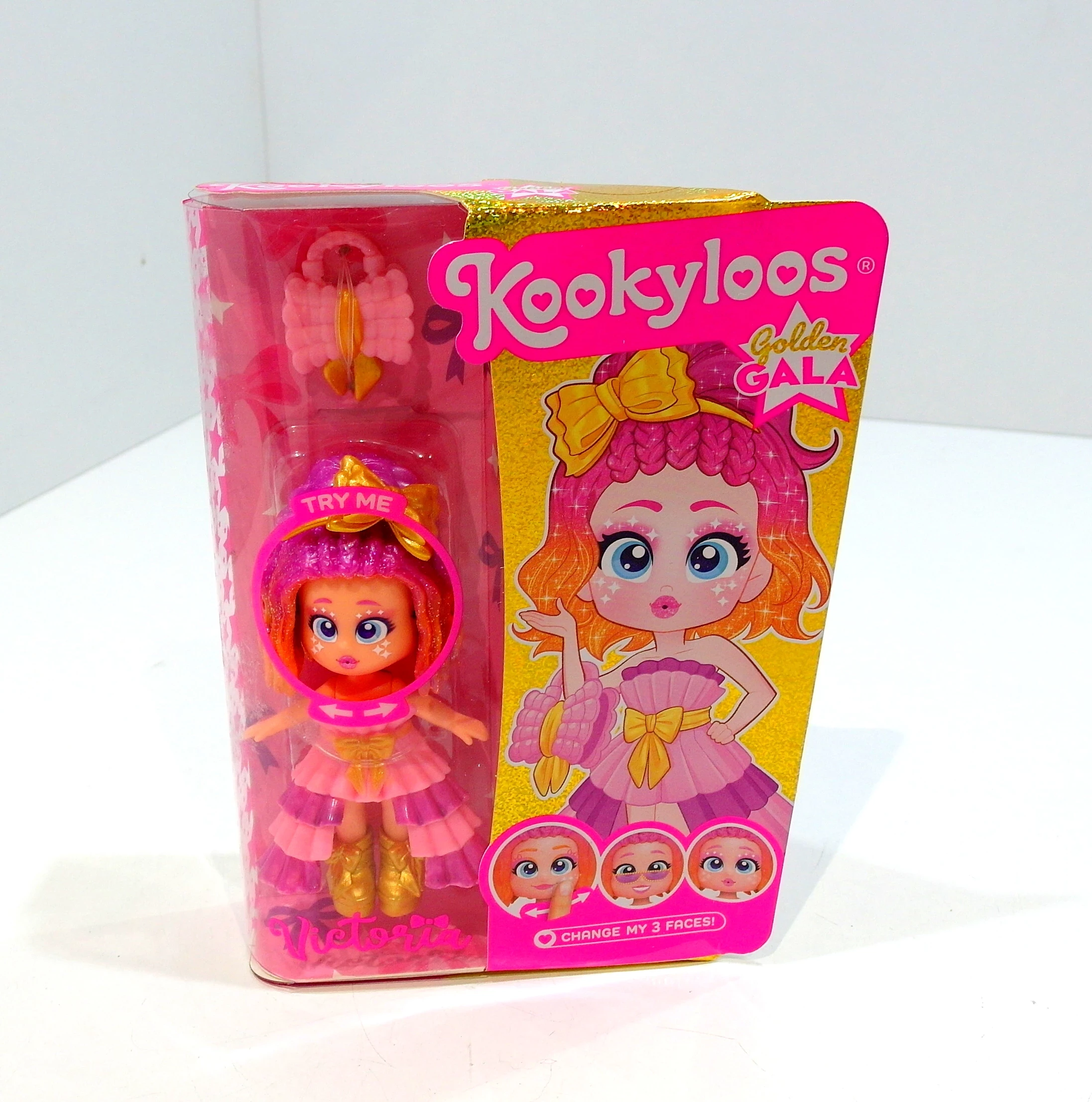 KOOKYLOOS Golden Gala Sammelpuppe Pearl – Mit 3 Austauschbaren Gesichtern, Modischer Kleidung, Schuhen & Accessoire (Muscheltasche)