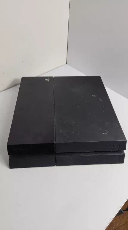 KONSOLA PLAYSTATION 4 FAT PS4 CUH-1004A 500GB