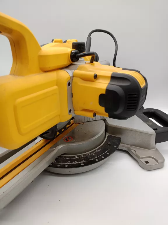 PIŁA UKOŚNICA DEWALT DWS 774 QS WARTO!!