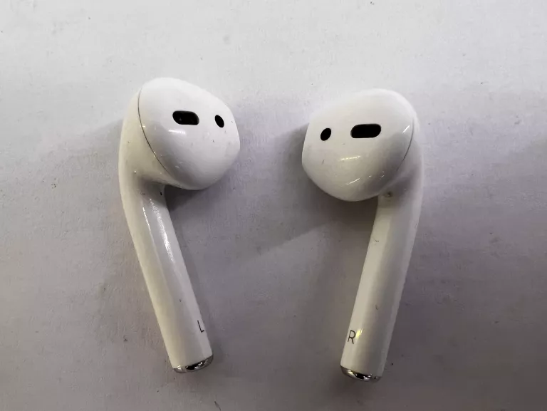 SŁUCHAWKI APPLE AIRPODS A2031 KOMPLET D.Z 10.10.24 ETUI