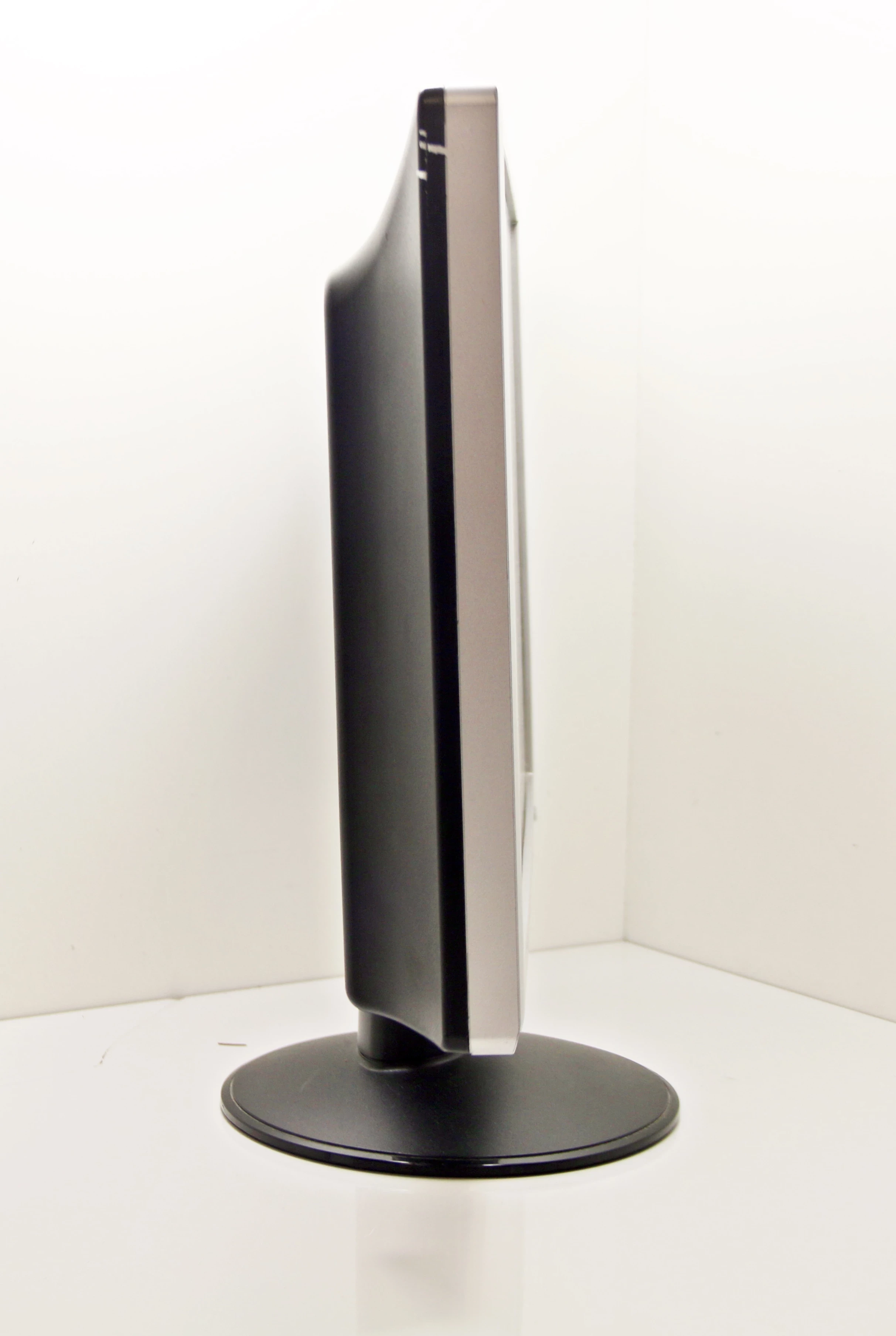 monitor-lcd-lg-flatron-w1934s-19-1440-x-900-px-tn-stan-11323-2