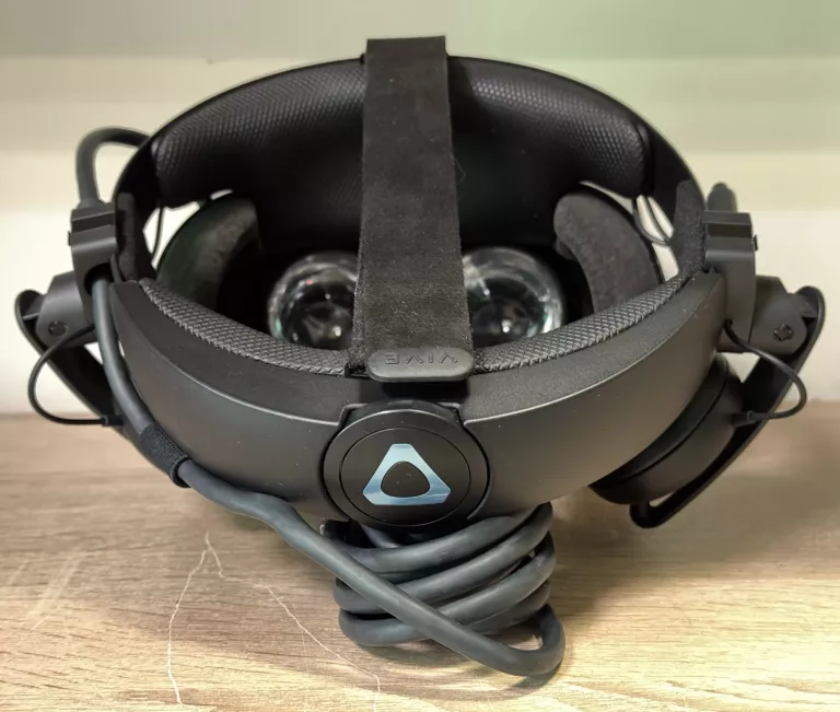 GOOGLE VR HTC VIVE COSMOS KOMPLET - OKABLOWANIE I PADY