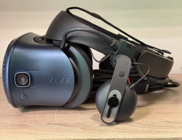 GOOGLE VR HTC VIVE COSMOS KOMPLET - OKABLOWANIE I PADY