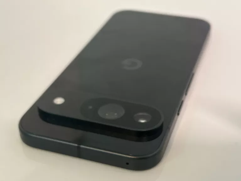 TELEFON GOOGLE PIXEL 9 12 GB / 128 GB 5G
