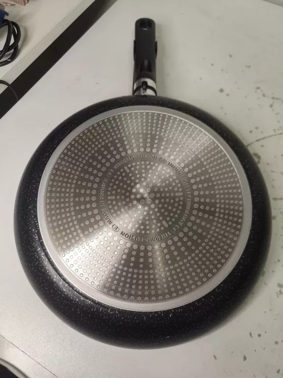 2 PATELNIE TEFAL BRUT 24-30CM