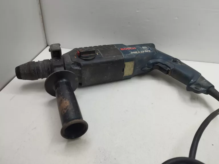 MŁOTOWIERTARKA BOSCH 800W GBH 2-26 DFR + WALIZKA