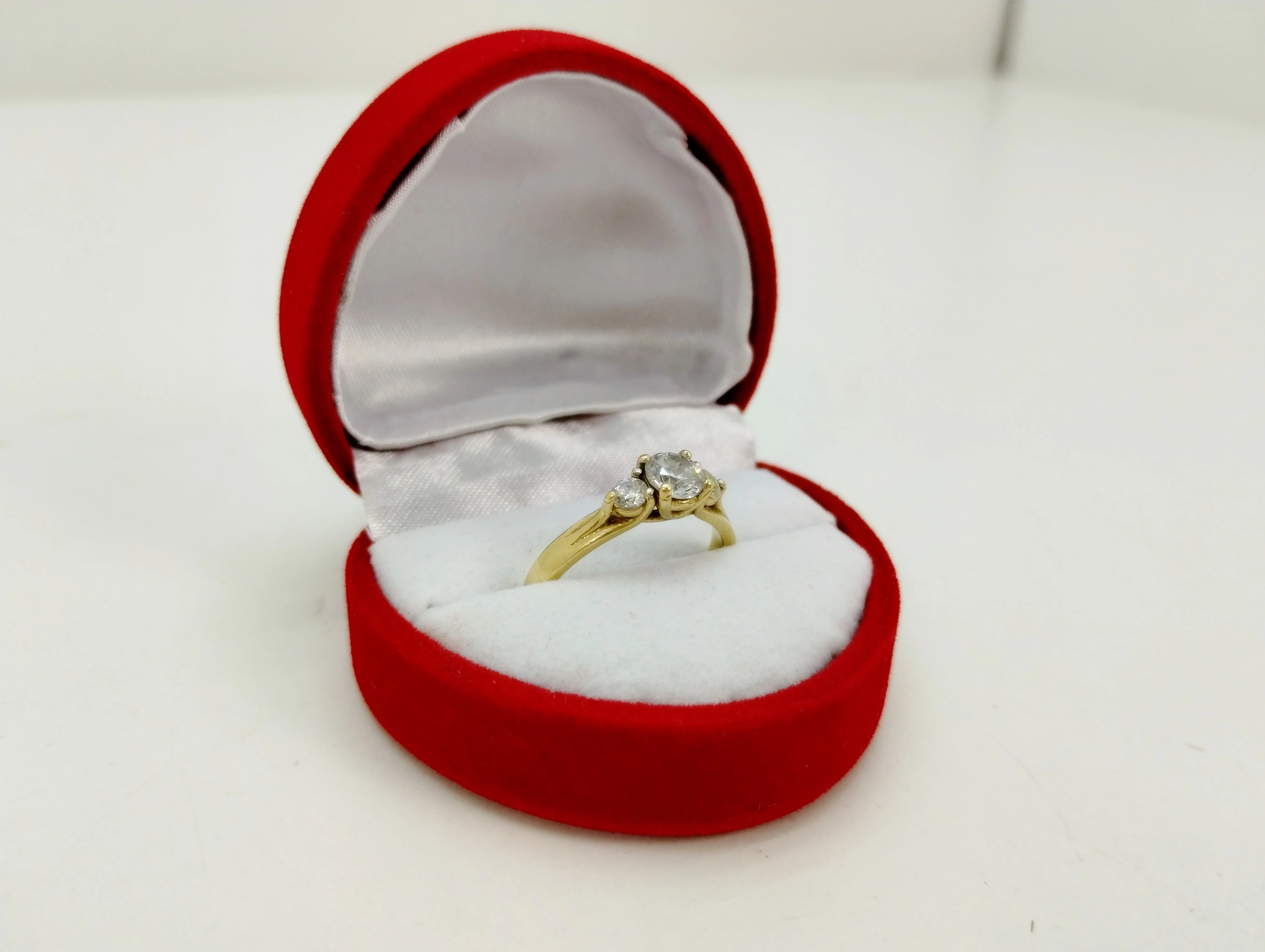 zloty-pierscionek-z-3-cyrkoniami-pr-585252gr14-material-15835-2