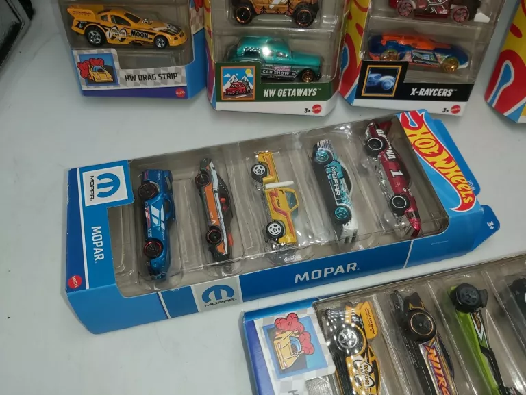 ZESTAW HOT WHEELS 5 SZT RÓŻNE RODZAJE