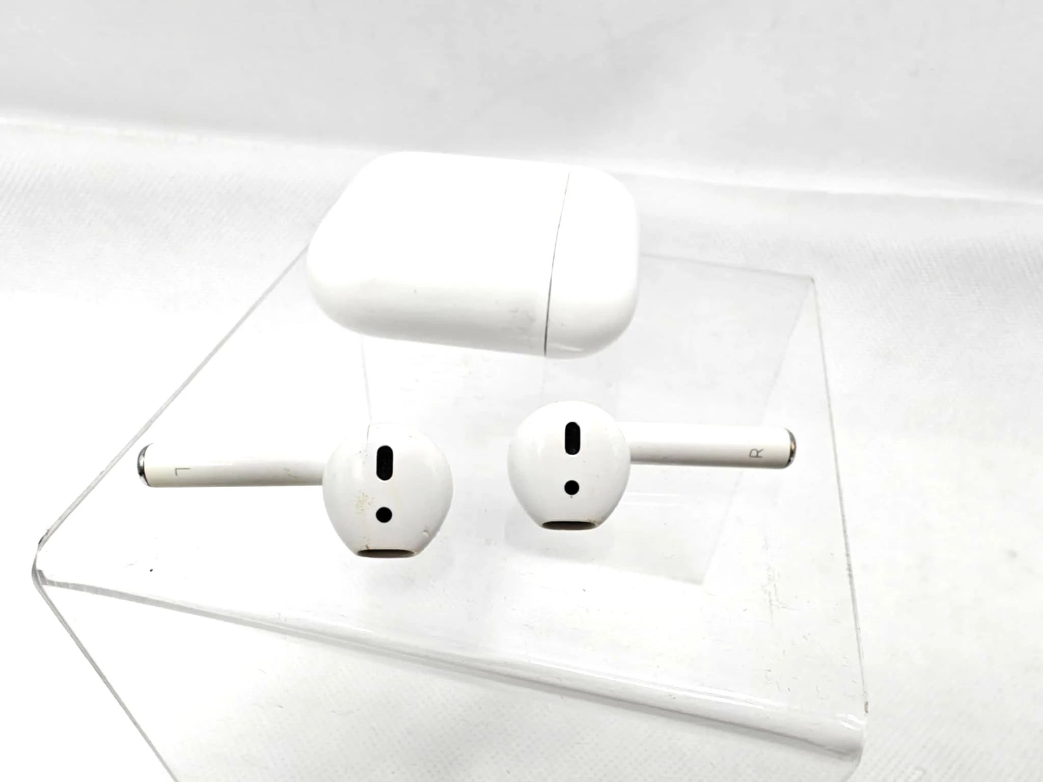sluchawki-airpods-2-model-250439-1920448