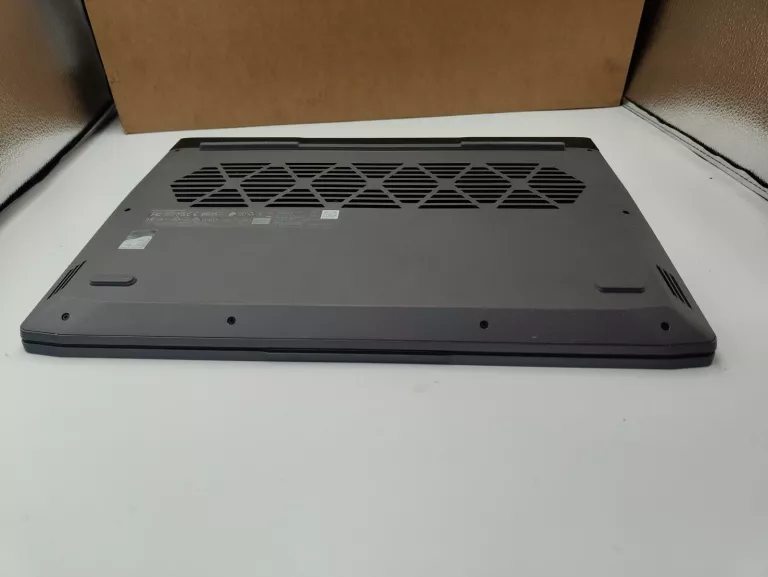 LAPTOP LENOVO LOQ 15IRH8 RTX 3050 6GB I5-13420H 16 GB RAM PUDEŁKO