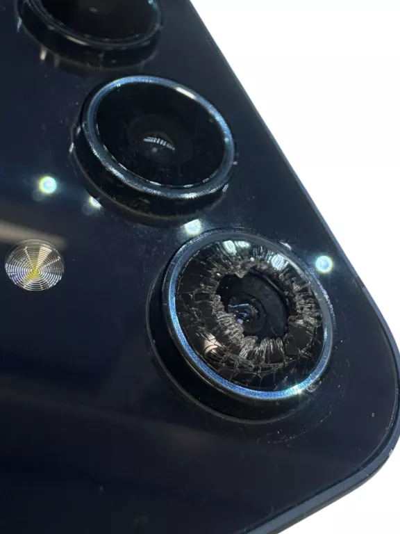 TELEFON SAMSUNG GALAXY A55 5G ZBITE SZKŁO APARATU