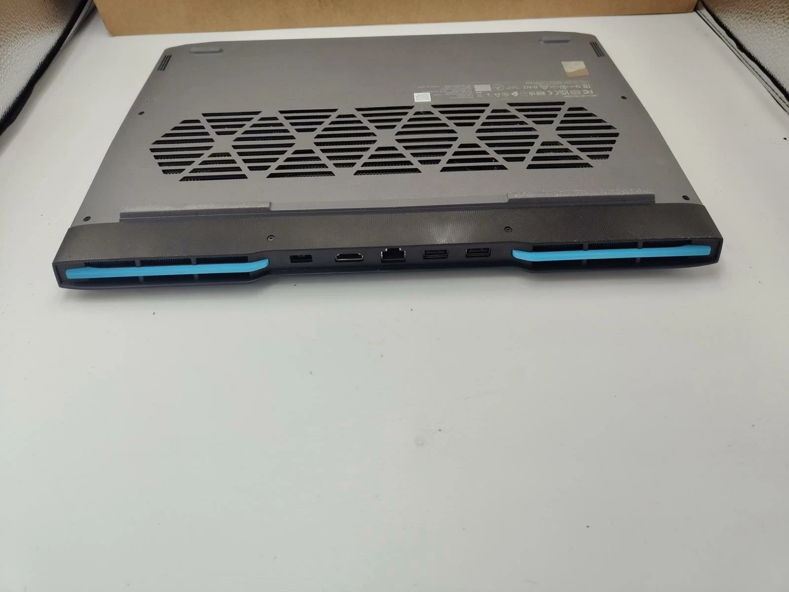 laptop-lenovo-loq-15irh8-rtx-3050-6gb-i5-13420h-16-gb-ram-pudelko-pojemnosc-dysku-512