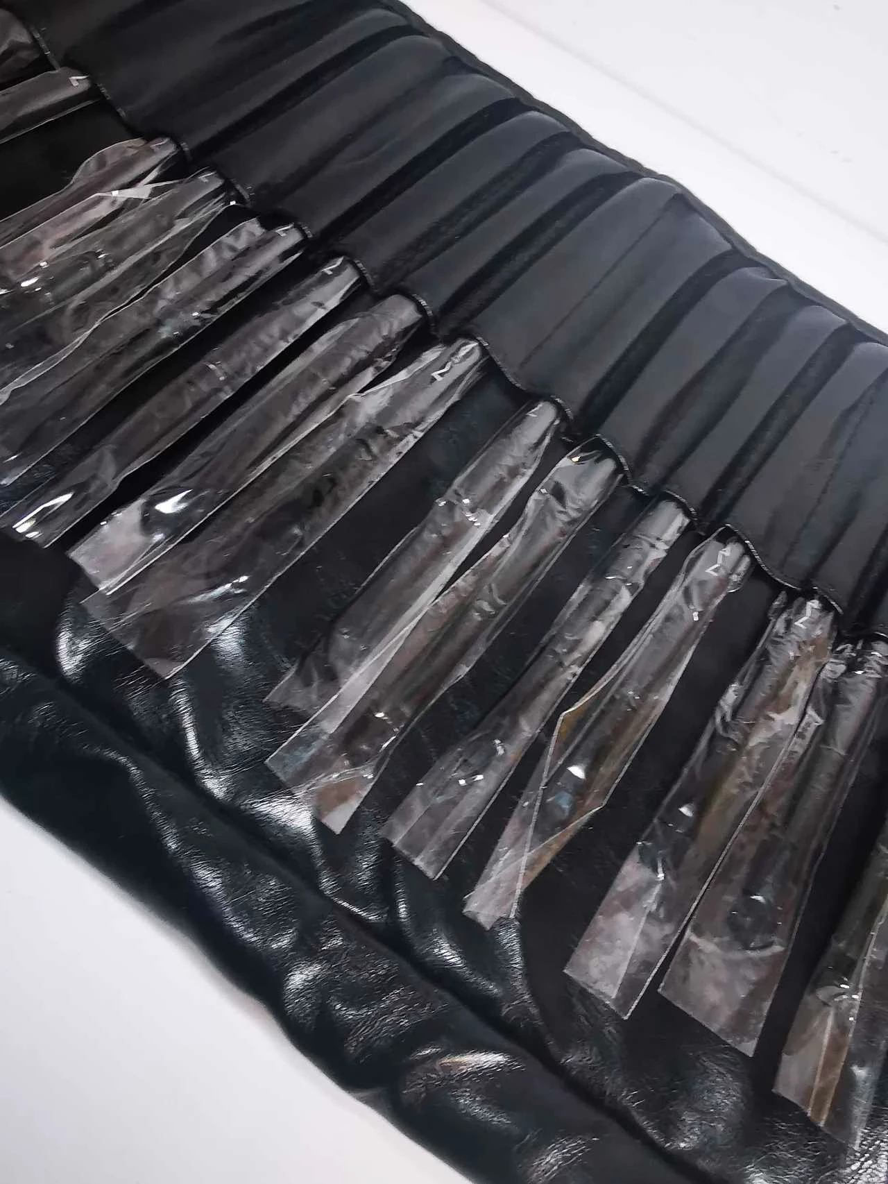 zestaw-pedzli-mac-w-etui-typ-pedzli-130253-1