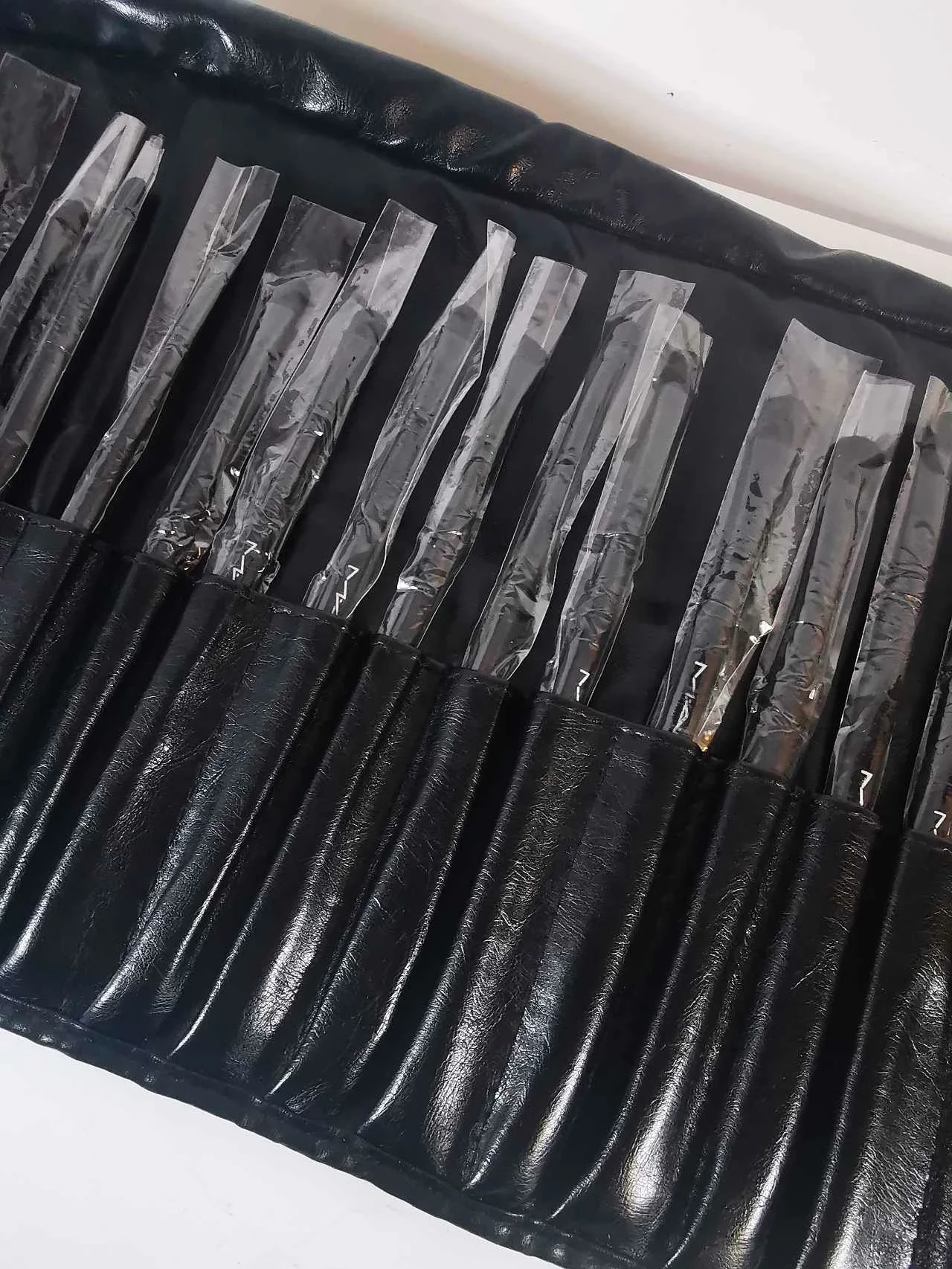 zestaw-pedzli-mac-w-etui-stan-11323-238058