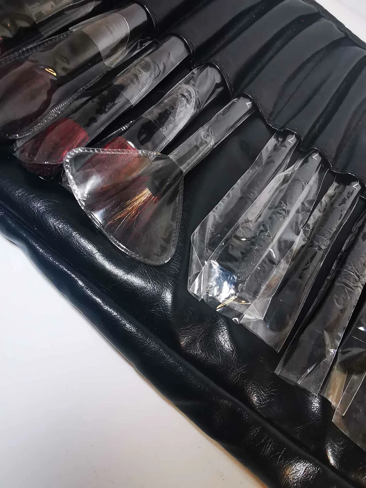 zestaw-pedzli-mac-w-etui-rodzaj-wlosia-130252-2