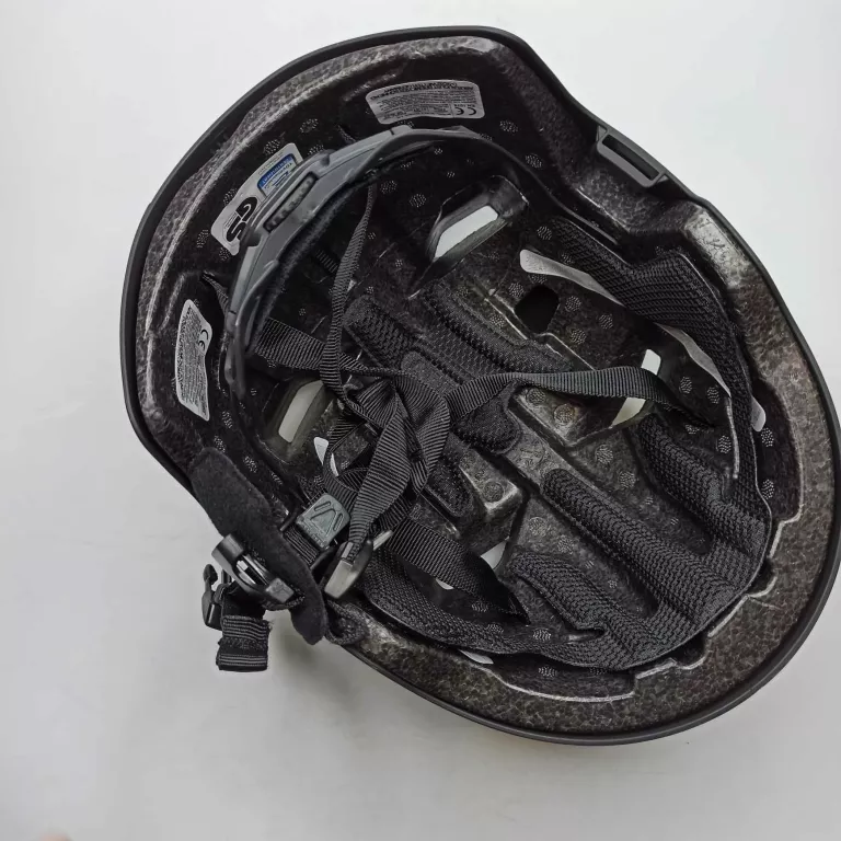 KASK ROWEROWY MIEJSKI ABUS SCRAPER 3.0/ CZARNY/ L / 57-61CM