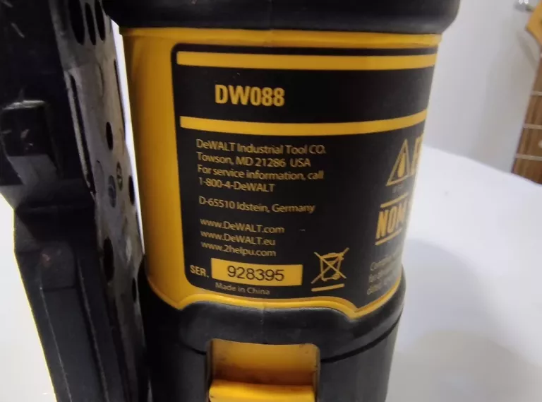 LASER DEWALT DW088
