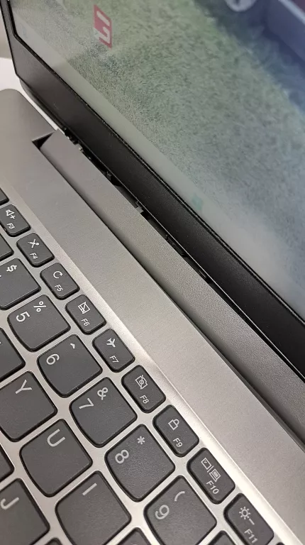 LAPTOP LENOVO IDEAPAD 3 15ADA05 15,6" R3 3250U 8GB RAM 256GB DYSK SSD